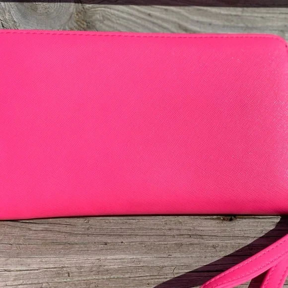 Hot pink clutch - Picture 2 of 8